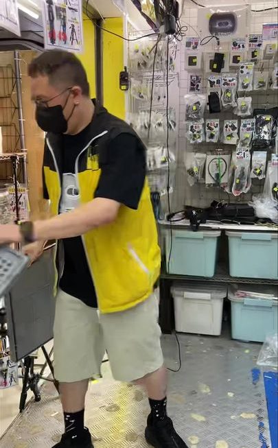 哥哥示範俾你睇