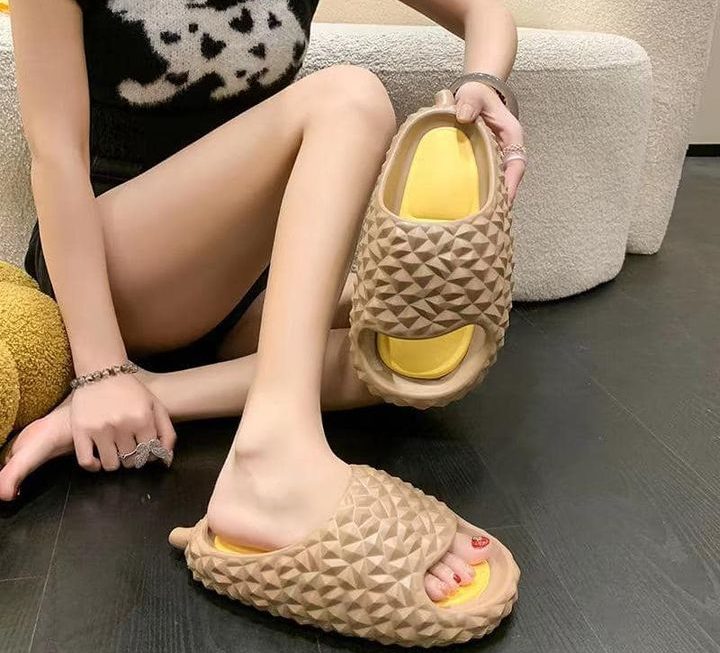 榴槤拖鞋 $15