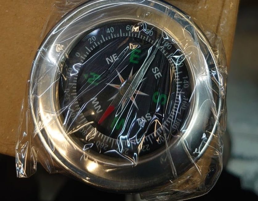 $3 指南針 門口位