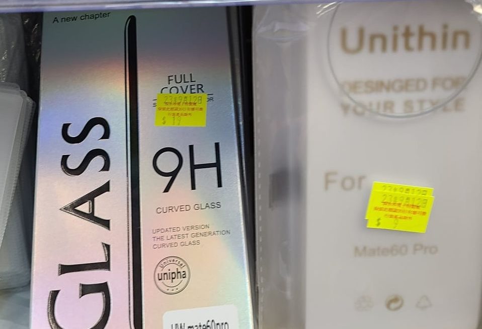 $9 透明膠殼$19 保護貼