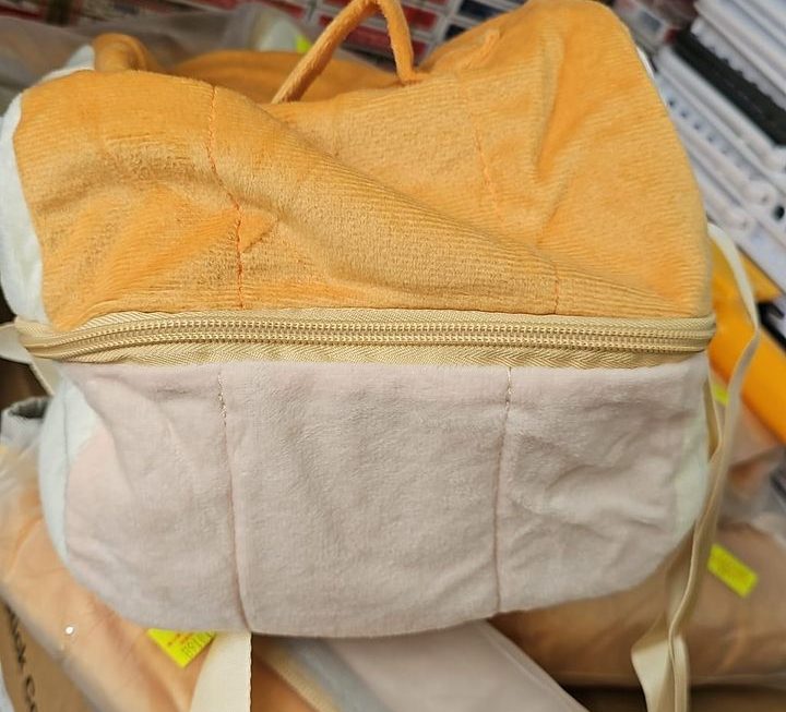 包 仔 $19 門口位少量