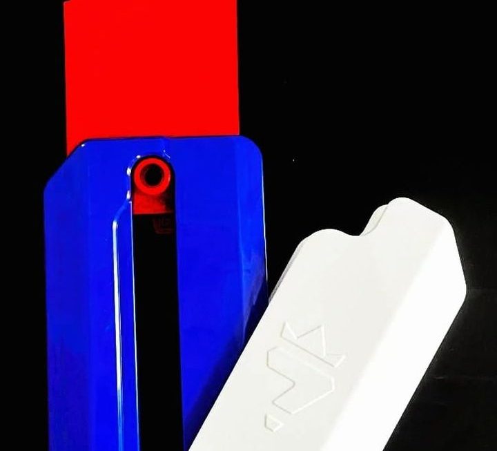 $39 手機殼。門口位