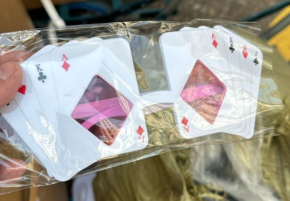 $9….眼鏡門口位