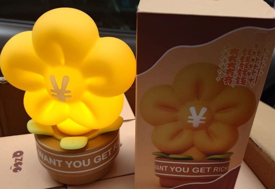 $39…..燈燈燈凳..門口位