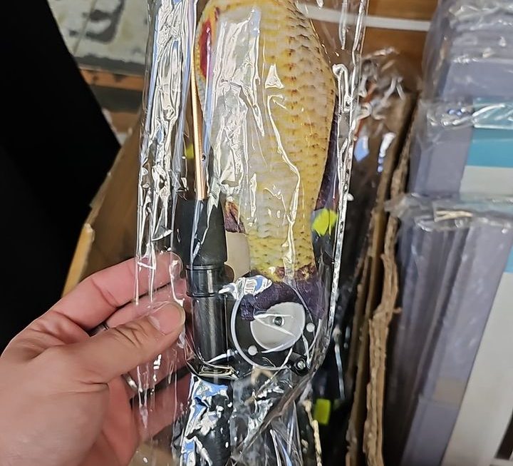 $19 貓玩具。門口位少量