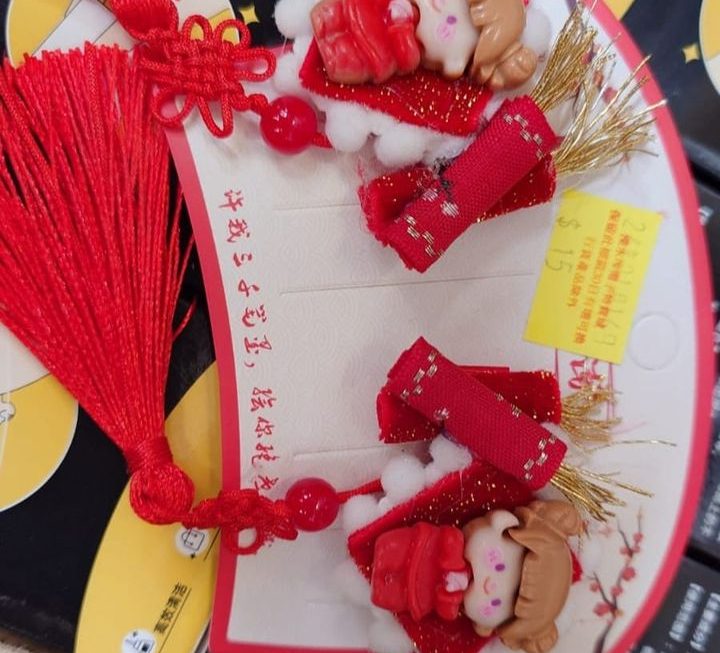 $15 髮夾、門口位