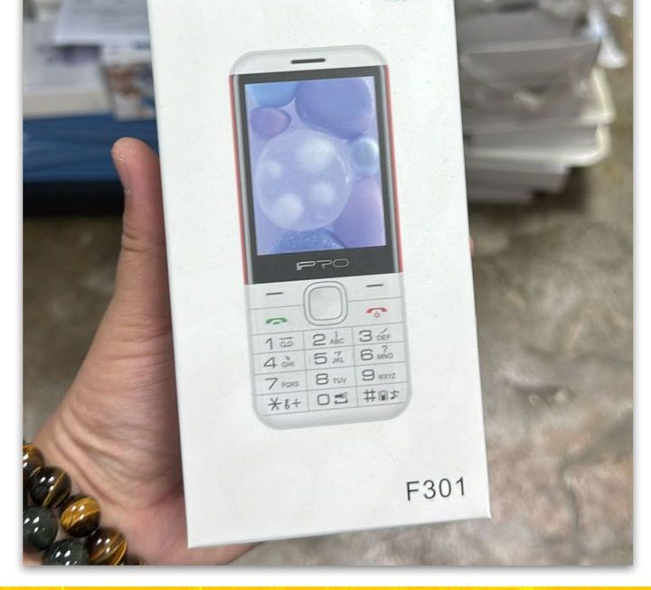 IPRO F301 4G 老人手機~$189