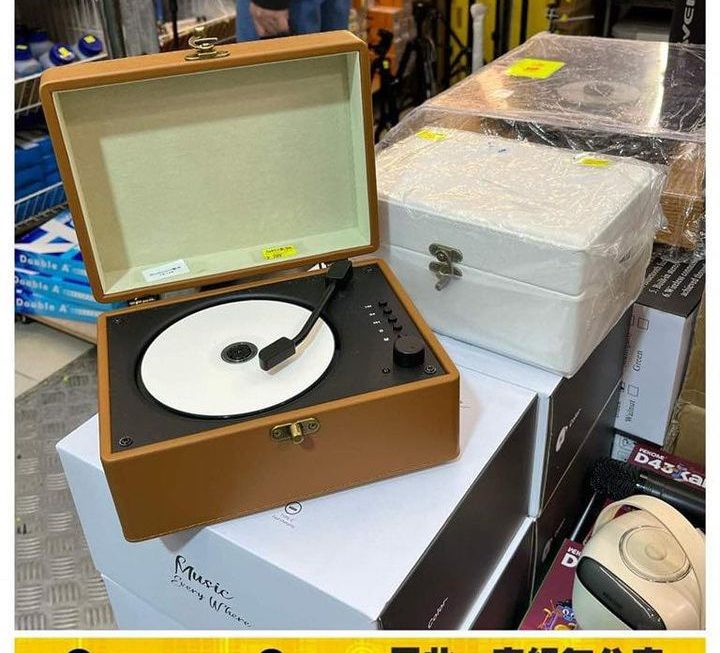 便携式懷舊CD播放器~$289