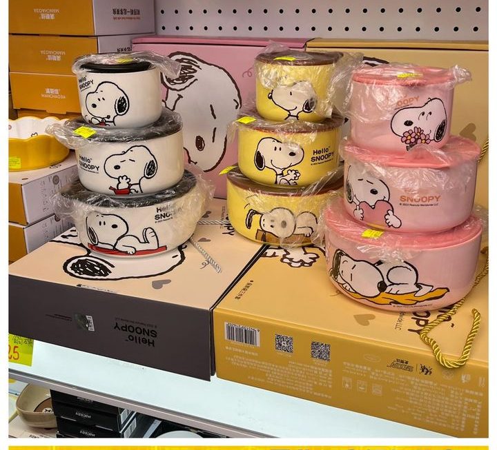 Snoopy 主題角色碗具套裝~$79