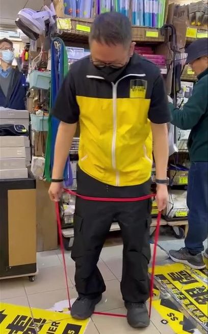 哥哥示範