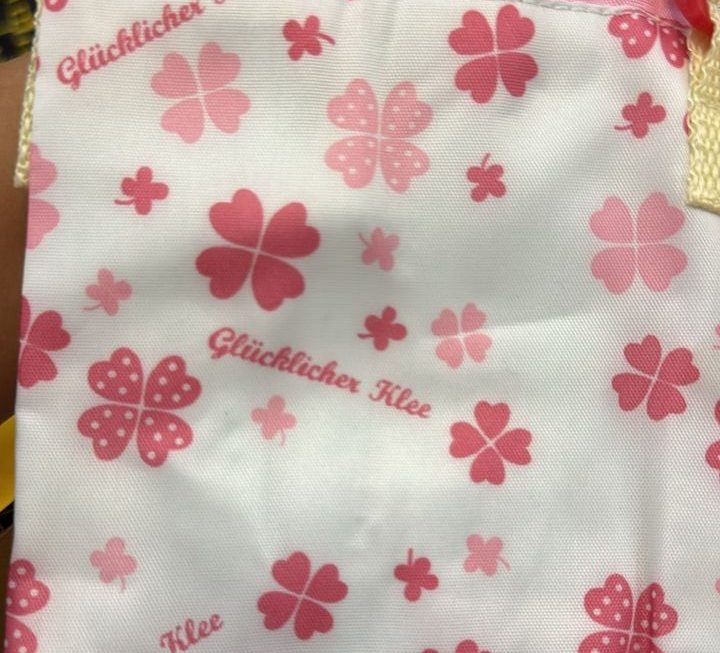 $3 花花水樽袋門口位