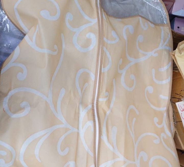 $3 西裝袋 門口位