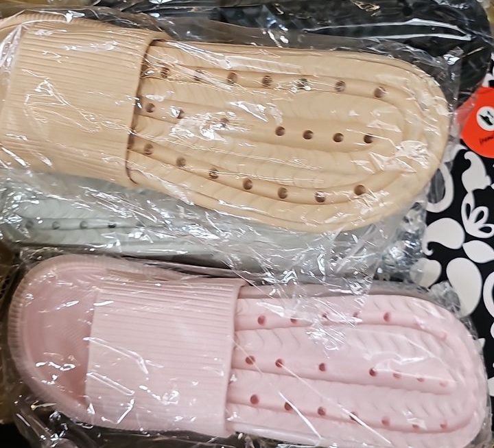 $10 有碼拖鞋 門口位