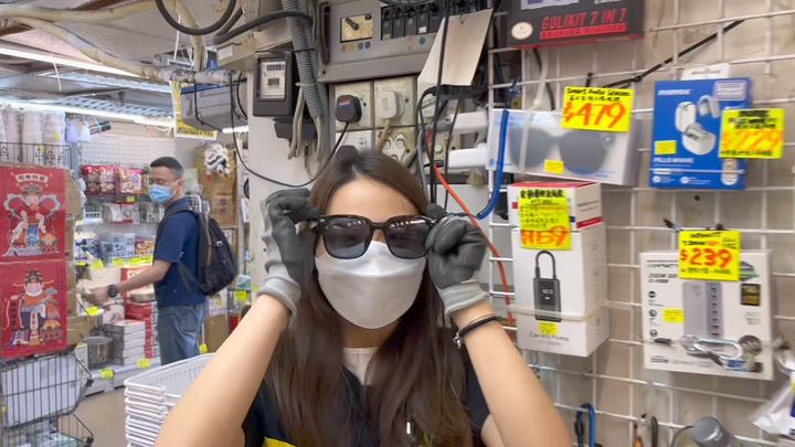 亞妹藍牙耳機位