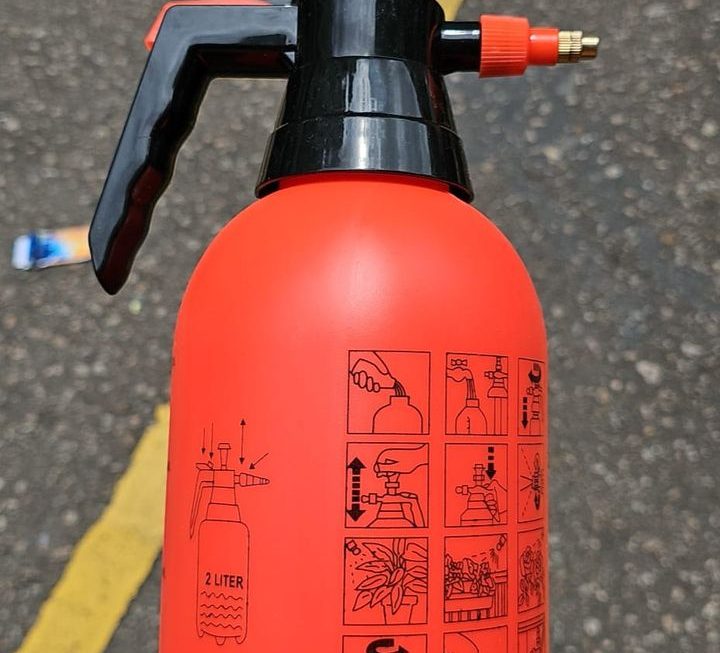 $15 降溫噴水壺。。。 門口位