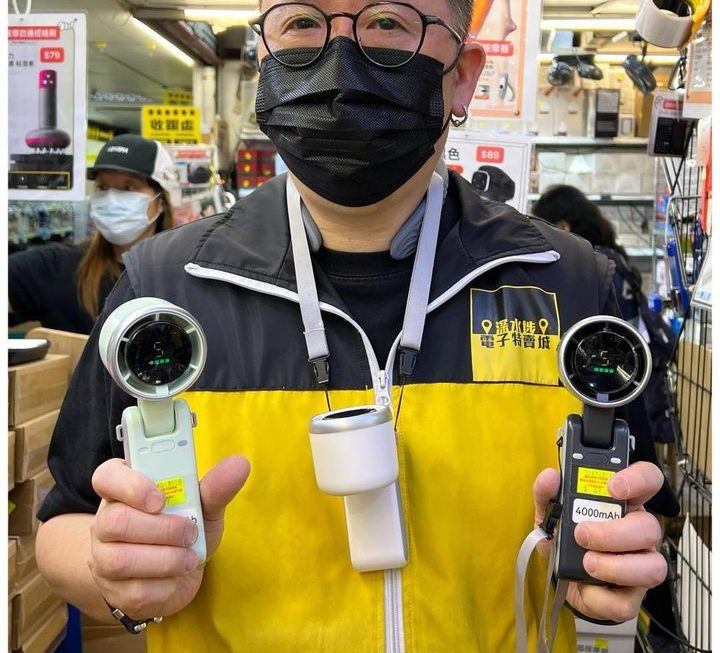 哥哥推介：可摺可掛頸可座枱手提風扇仔~$69