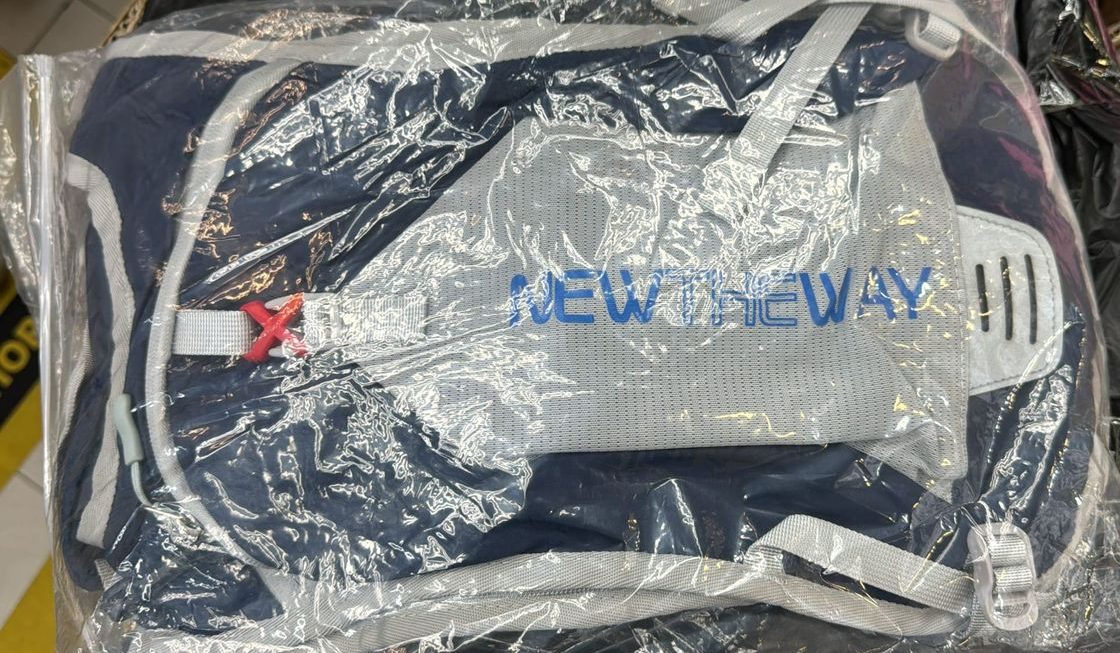 $39 行山背包門口位少量