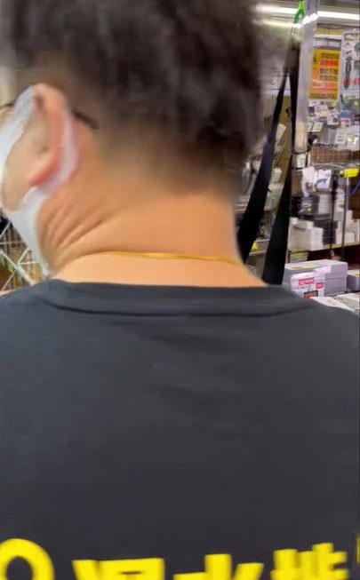 放假齊唱K🎤龍爺為你高歌一曲😎😝