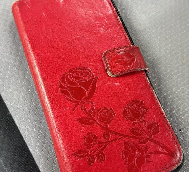 邊個大頭蝦跌咗個電話