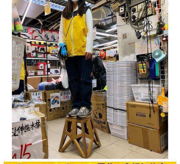 亞妹當年親身示範