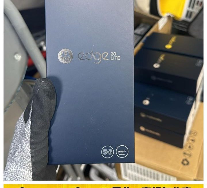 Motorola Edge 20 Lite ~$750