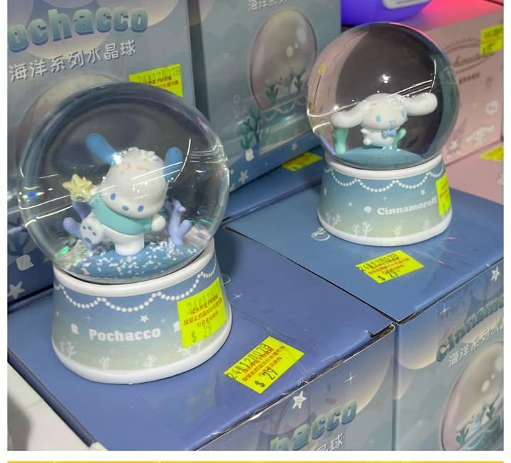 Sanrio 角色靚靚水晶球擺設~$29