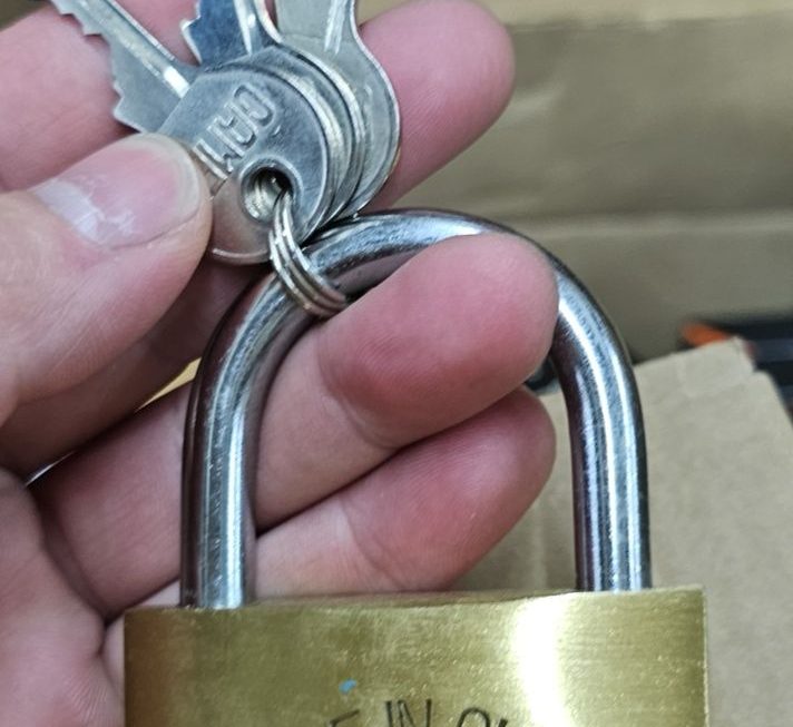 $9 位置走廊4號架