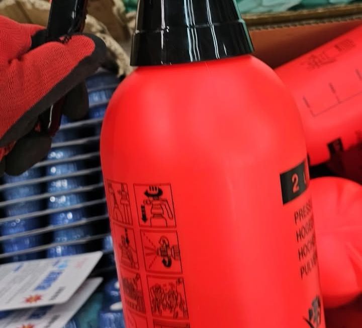 $15 門口橙色噴壺
