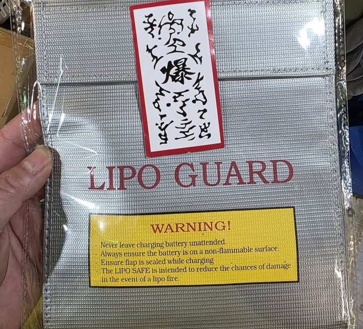 $1  有個爆字嘅紙