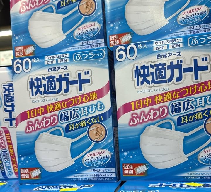 $55樓上，14號鋪中間貨架