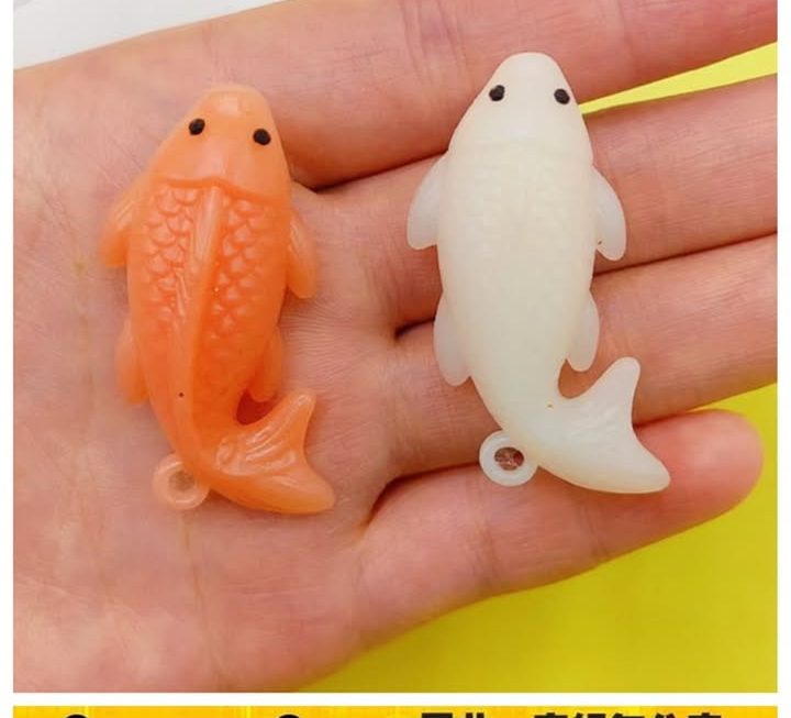 變色錦鯉魚掛飾 ~$3/個