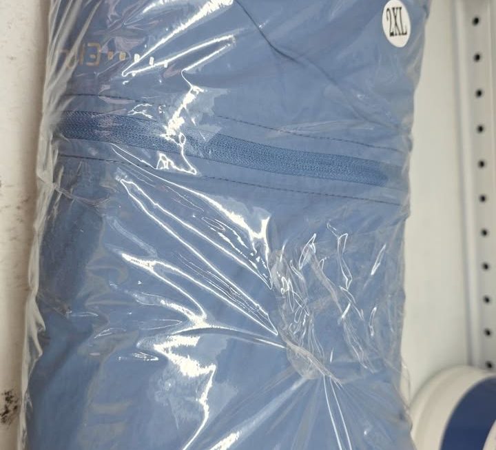風扇衫只有2xl $129 門口G