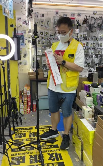 專業級多用途三腳架 ~$99