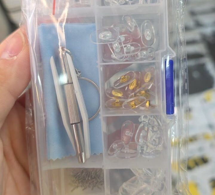 $9 眼鏡工具套裝門口位A
